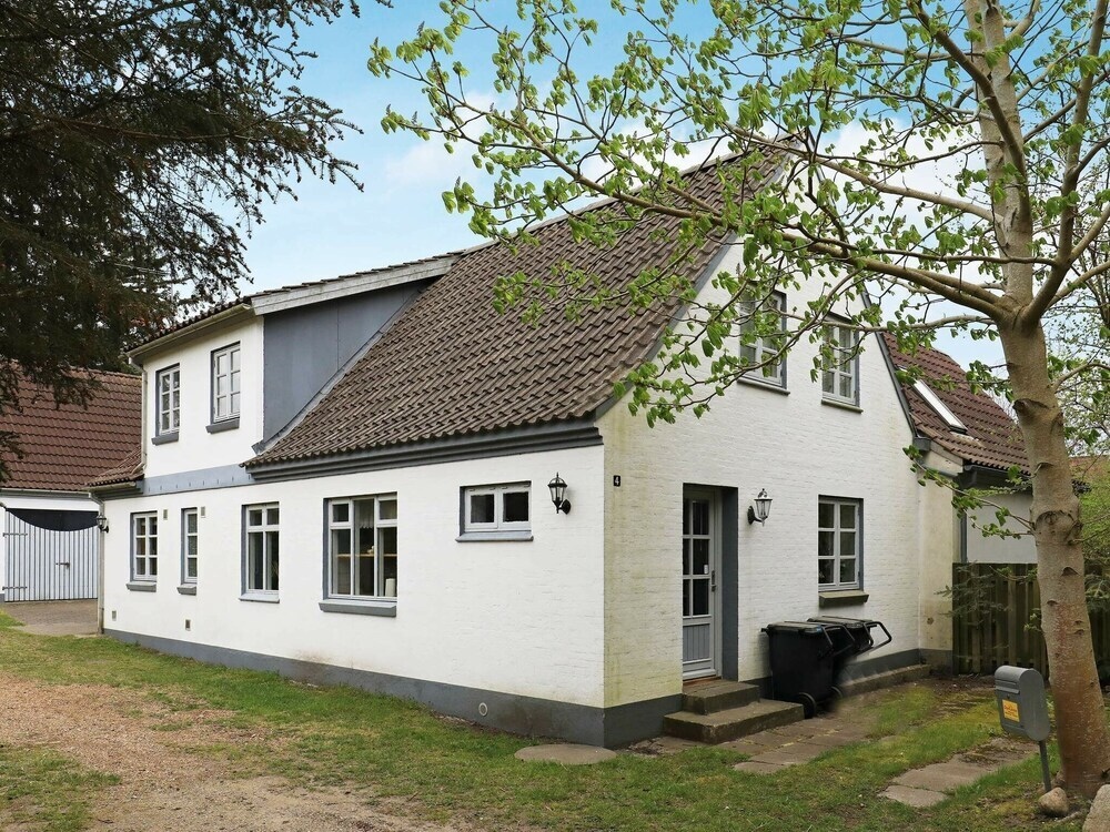 Spacious Holiday Home In Jutland Near Beach