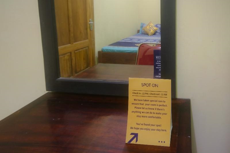 Wallet Family Residence Syariah by OYO Rooms