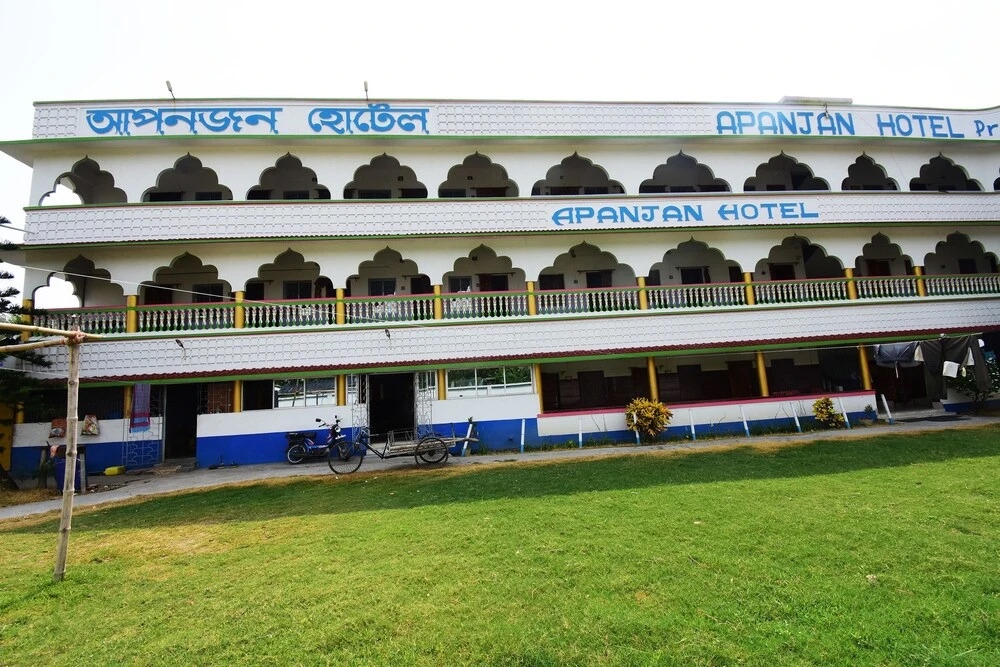 Spot On 43674 Apanjan Hotel