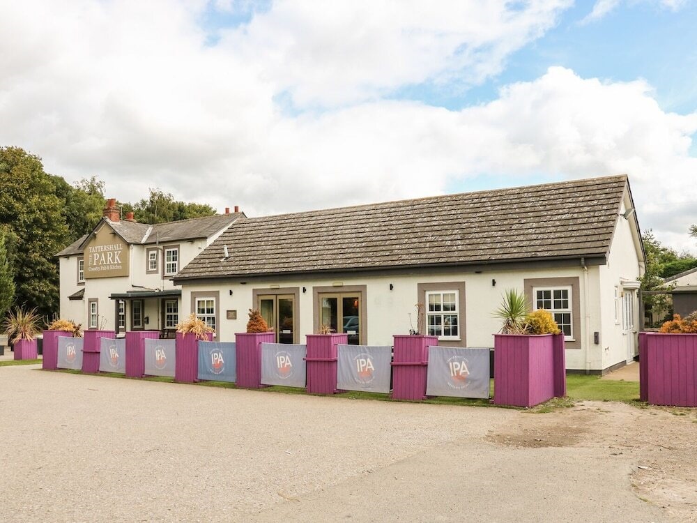 Smew, 2 Gibson Approach, Lincoln