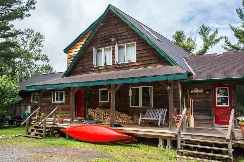 Smoothwater Outfitters & Lodge