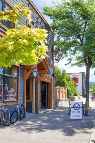 Shon's - Bike - Ski - Stay