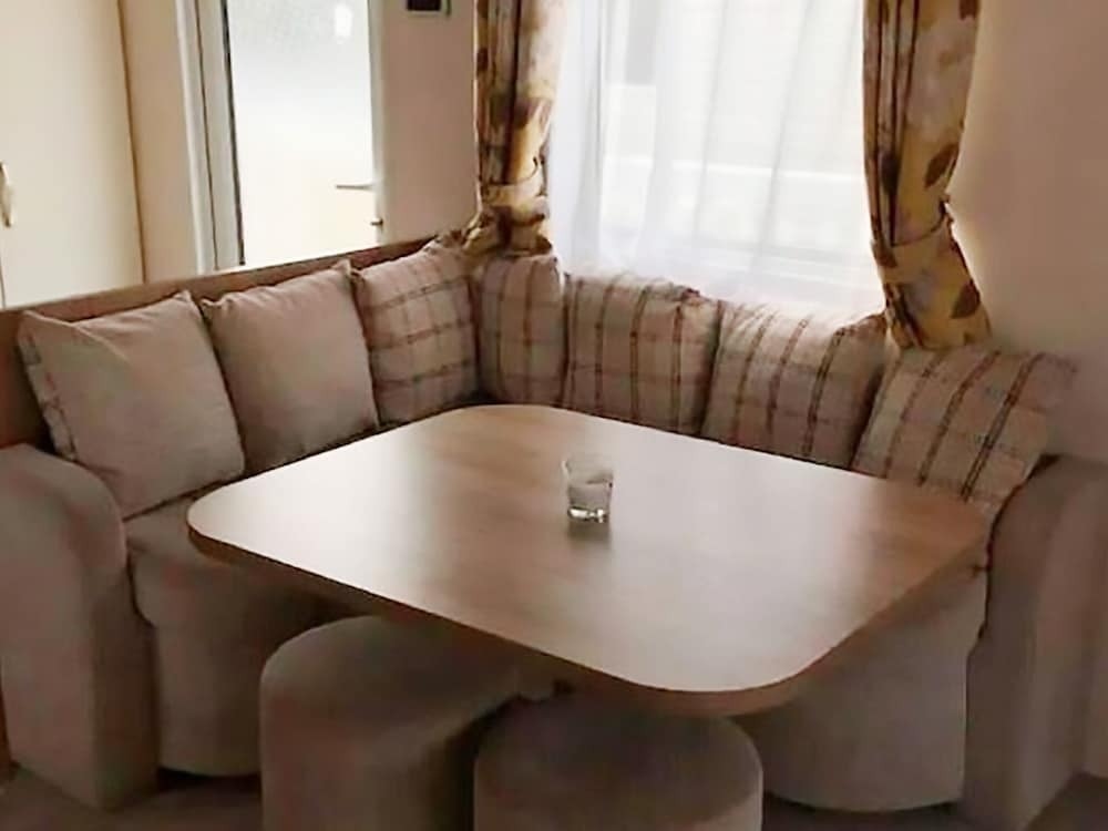 Spacious Holiday Home In Hastings Near Sea