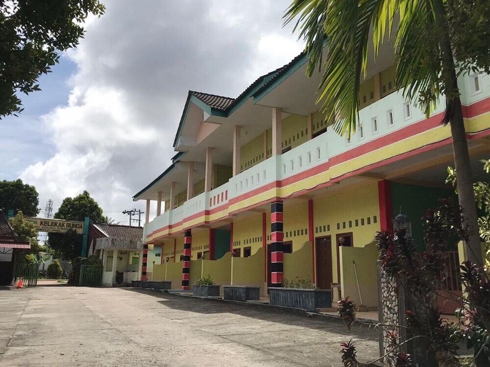 SPOT ON 2844 Kelekak Bunda