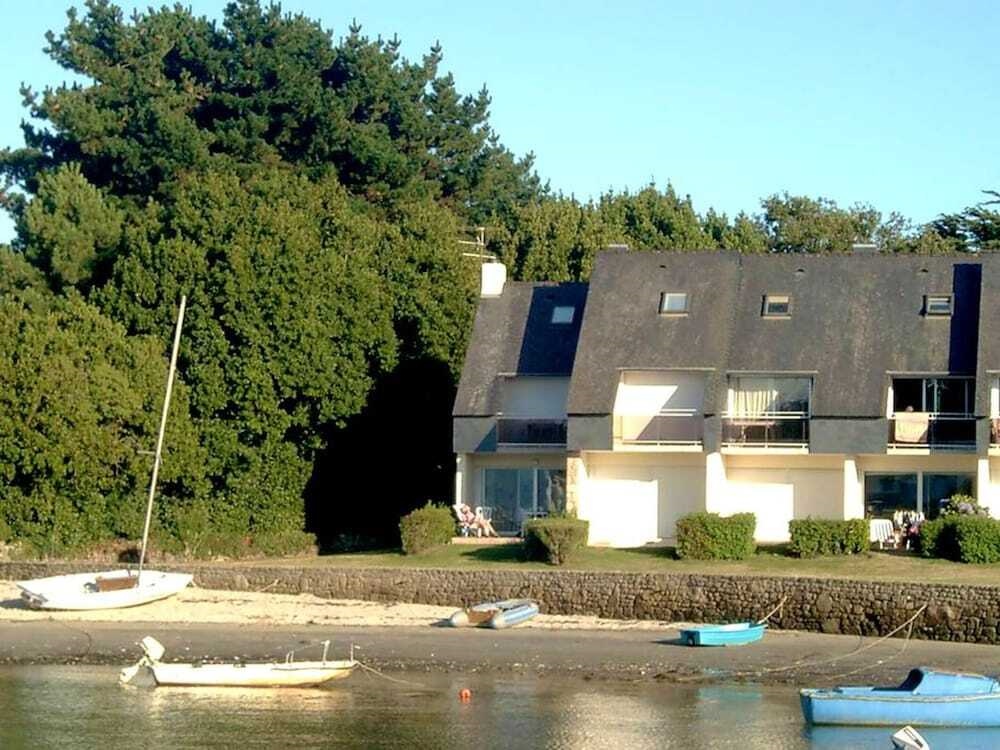 Studio In Locmariaquer, With Wonderful Sea View And Enclosed Garden