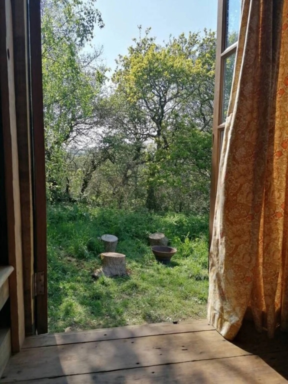 Totnes - Cabin - Sleeps 4 - Garden - Parking