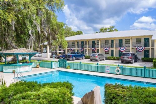 Steinhatchee River Inn
