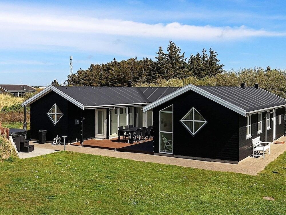 Stunning Holiday Home In Hirtshals With Hot Tub