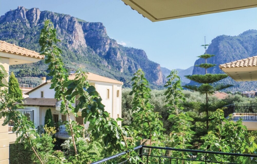 Stunning Home In Diakopto With Wifi And 4 Bedrooms