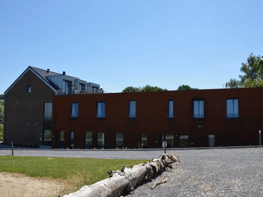 Superb Holiday Home With Barbecue