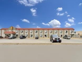 Super 8 By Wyndham Marshalltown