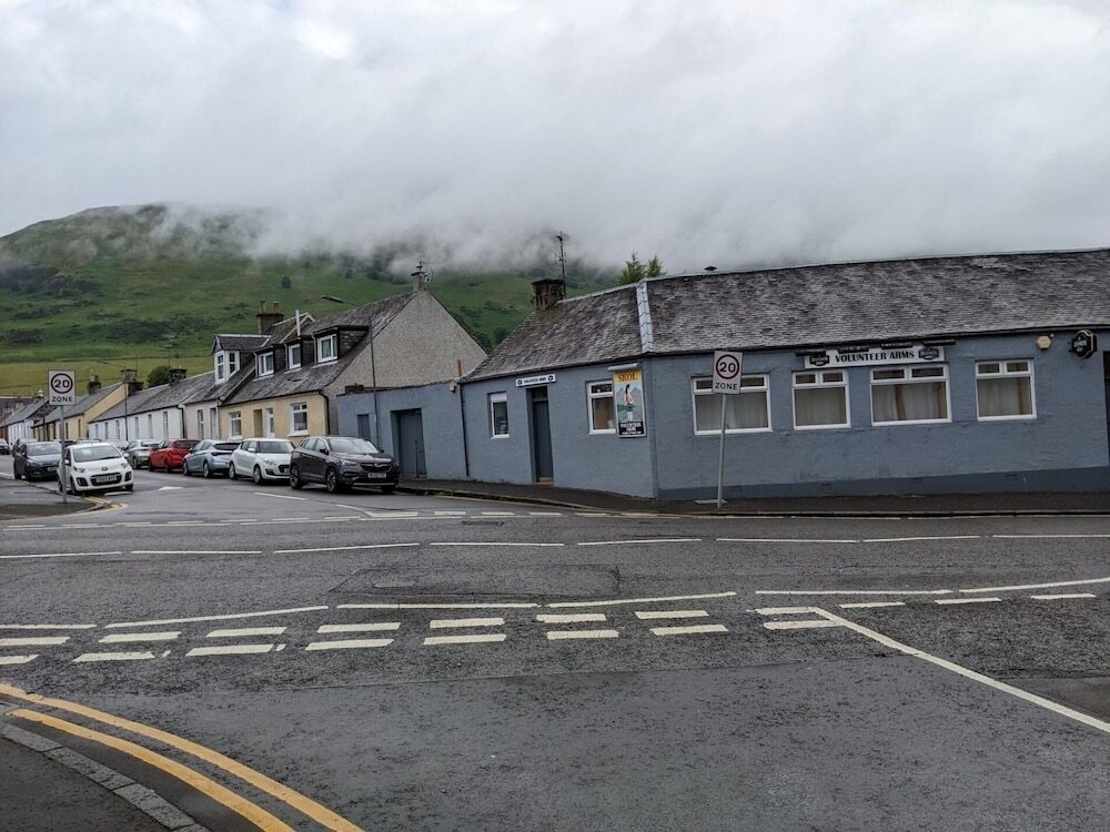 Superb 2 Bedroom Flat Tillicoultry