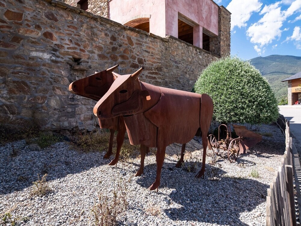 Superb Holiday Home In Aravell With Private Pool