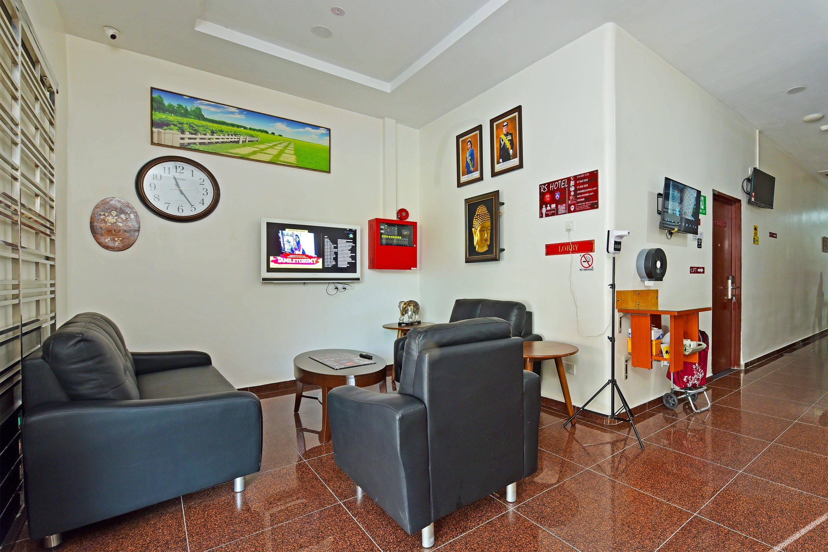 Super Oyo Capital O 90687 Rs Hotel