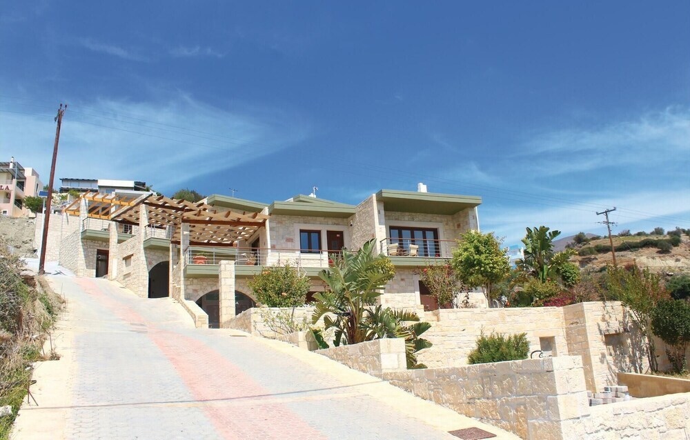 Stunning Home In Heraklion With 3 Bedrooms And Wifi