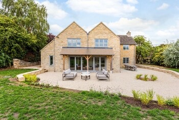 Spacious & Luxurious Home Near Bicester Village