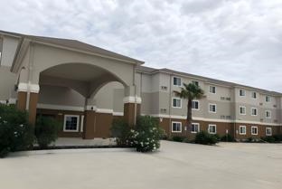 Super 8 By Wyndham Kenedy