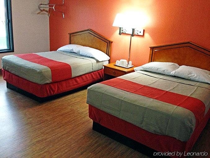 Super 8 Albert Lea Mn