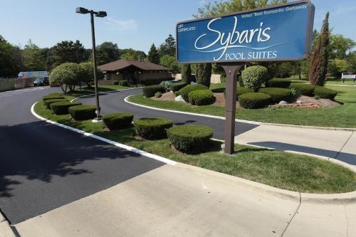 Sybaris Pool Suites Northbrook Adults Only