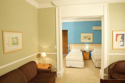 Flat Sun House Residence