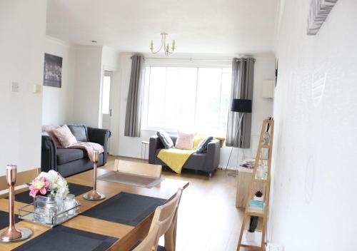 Private & Comfortable 2 Bedroom Home Away From Home