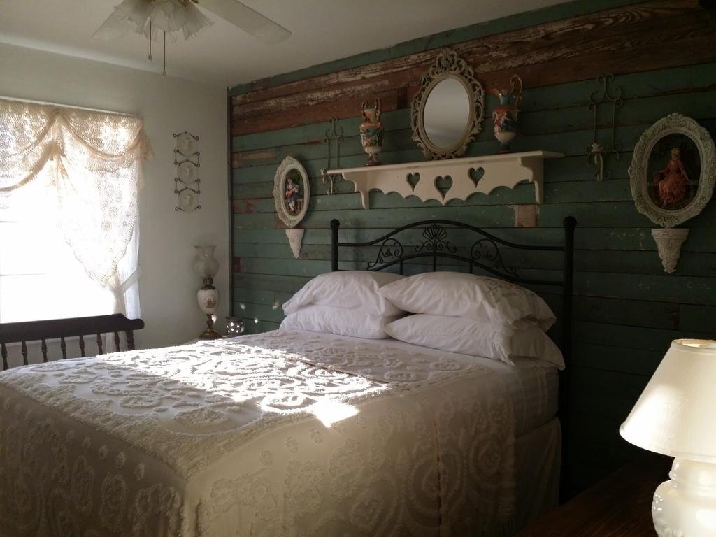 The Hoffmann Vacation Rental Bed & Breakfast
