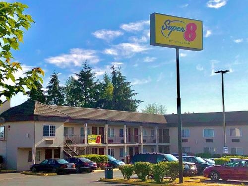 Super 8 Lynnwood