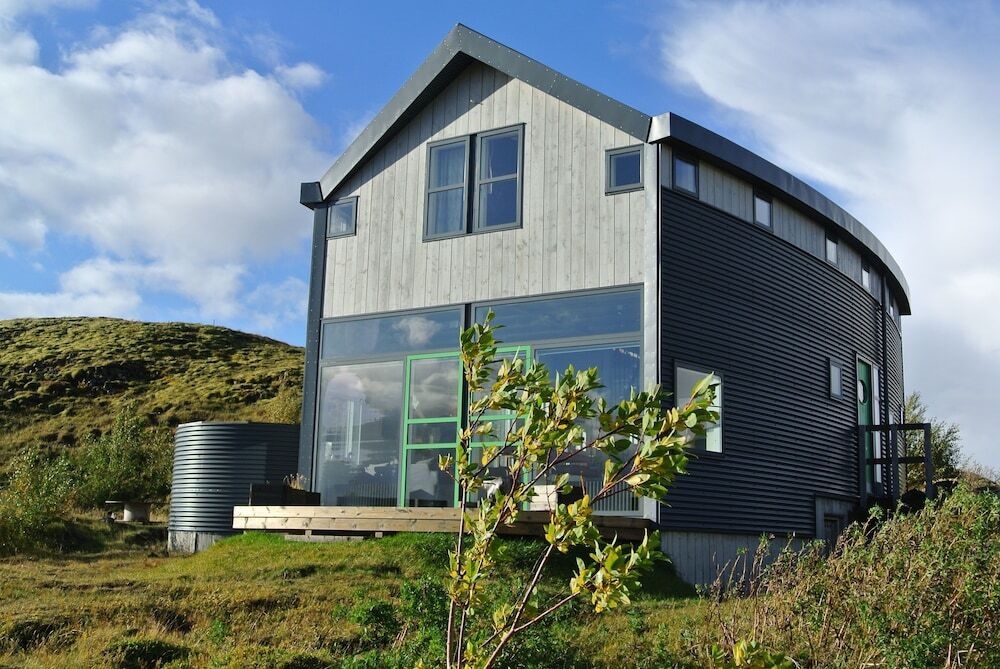 Golden Circle Amazing House And View