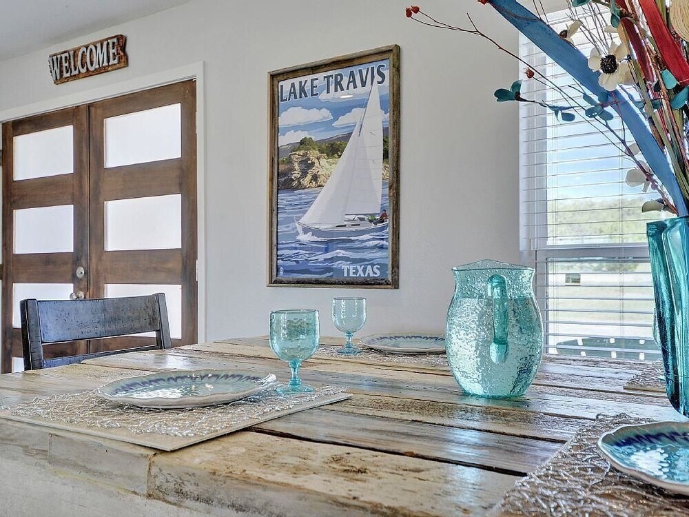 The Estate On Lake Travis - A 10 Acre Waterfront Escape For Groups