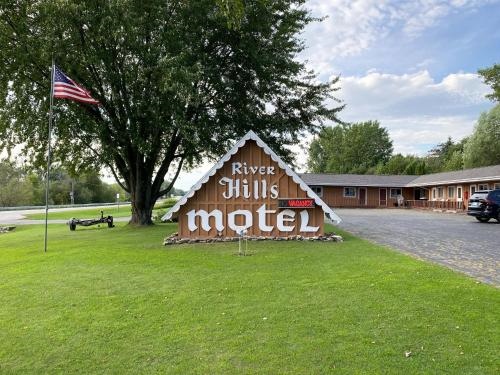 The River Hills Motel