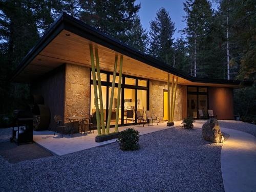 The Shed At Moon Dance