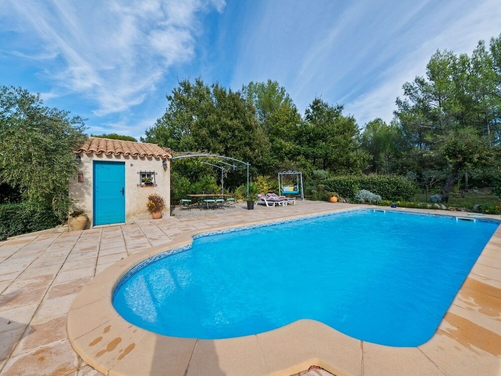 Tastefully Furnished Villa With Terrace Private Swimming Pool Near Of Lambesc