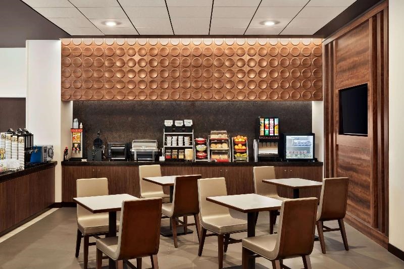 Courtyard by Marriott Seattle SeaTac Airport