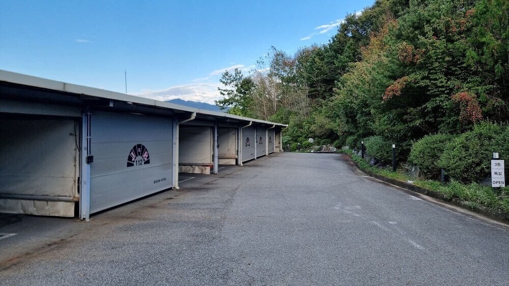 Tiffany Self Check-In Hotel