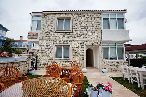 Elda Koyici Alacatı