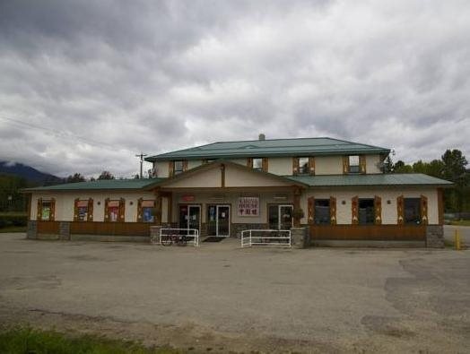 Canoe Mountain Lodge