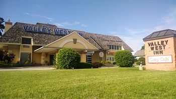 Valley West Inn