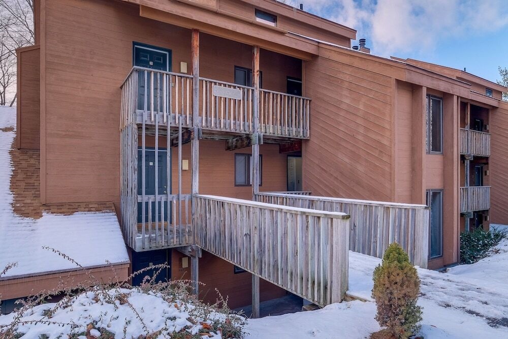 Bellaire Condo - Walk To Shanty Creek Resort!