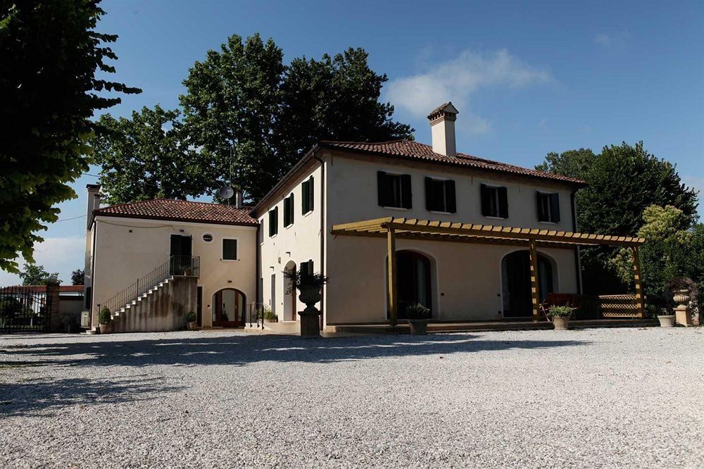 Venice Country Apartments