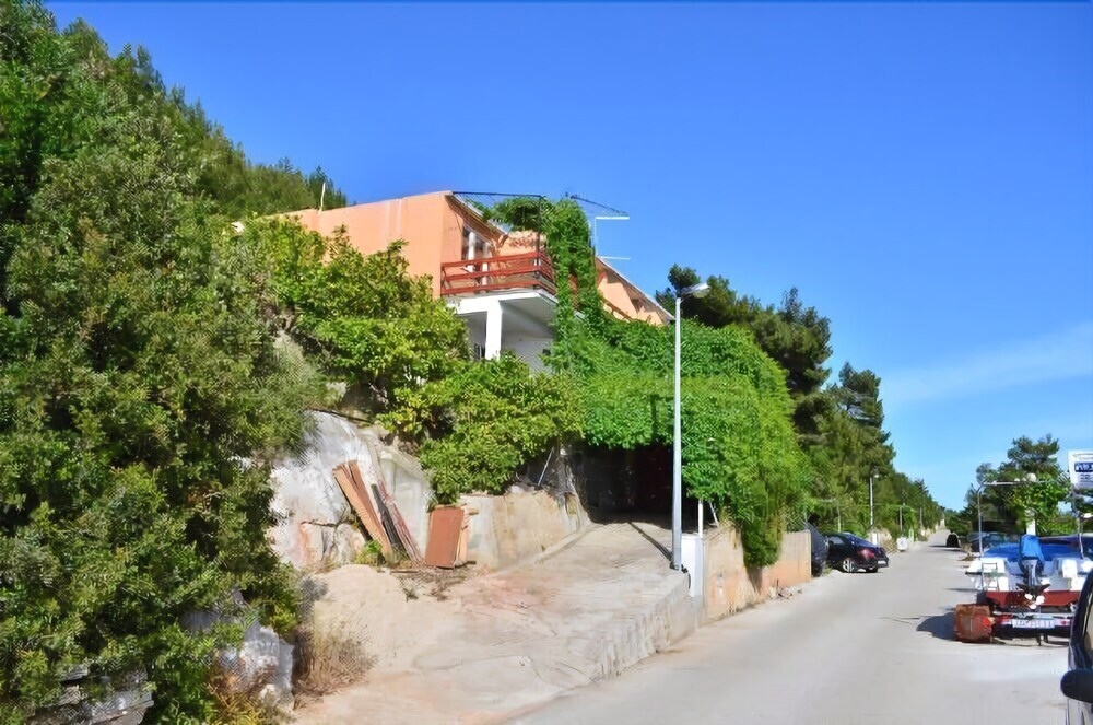 Two-Bedroom Apartment in Ivan Dolac