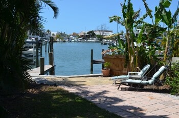 Oasis At John's Pass