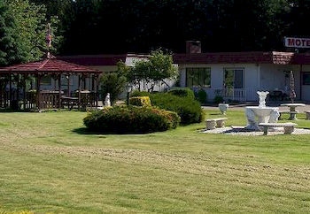 Traveller's Rest Motel