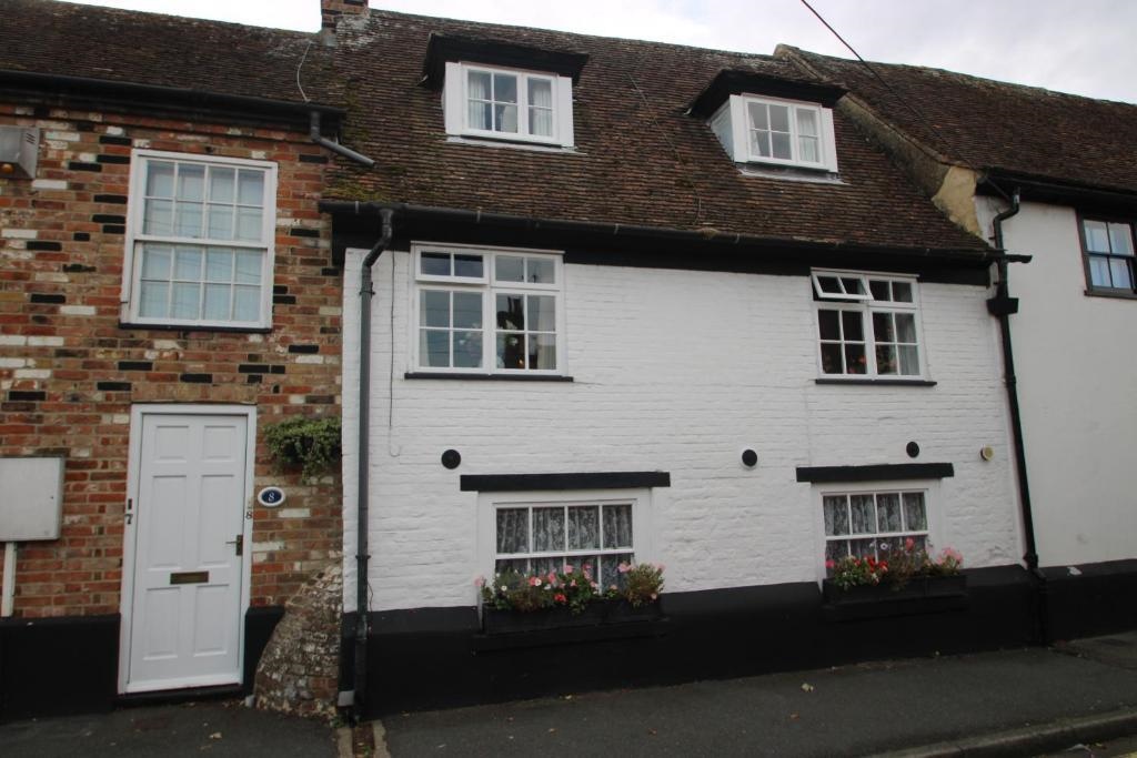 Victoria Cottage 3 Bedroom Grade 2 Listed Cottage Ref#421