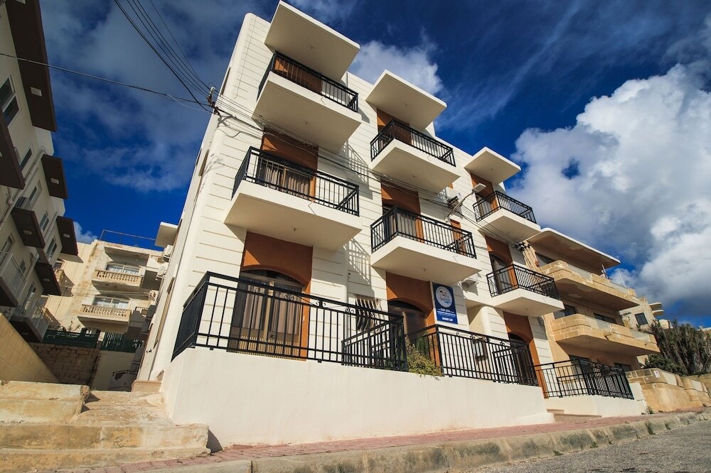 Dolman Complex Apartments