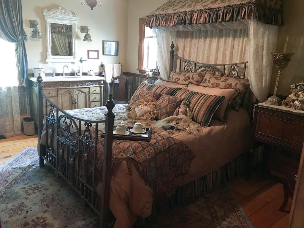 Vinifera - The Inn on Winery Row