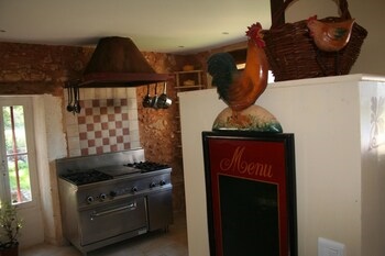 Villa With 6 Bedrooms in Mussidan, With Private Pool, Enclosed Garden and Wifi