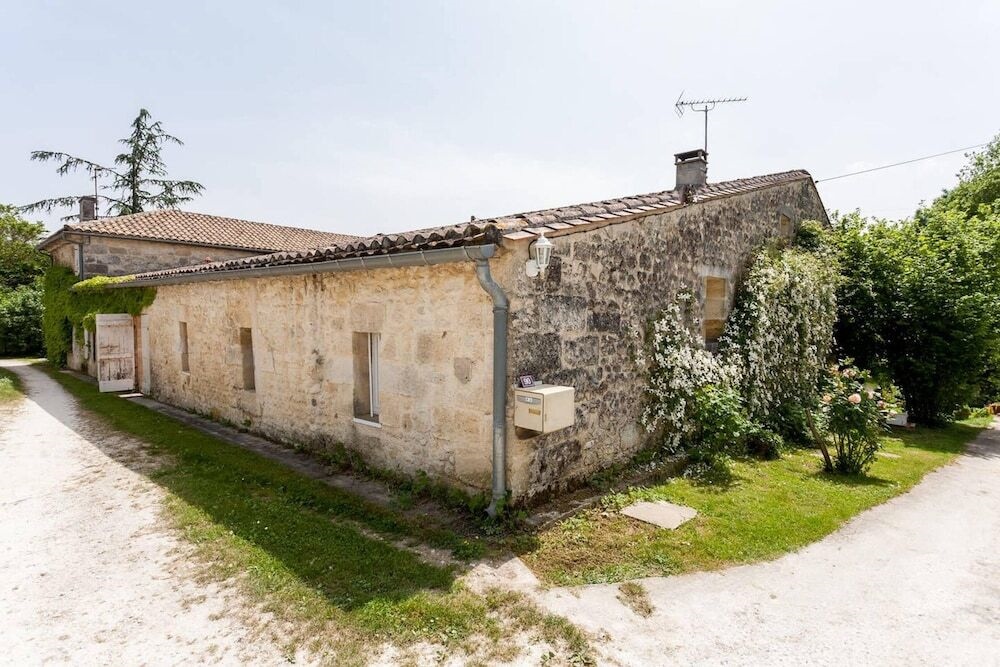 Villa with 4 Bedrooms in Génissac, with Private Pool, Furnished Garden And Wifi