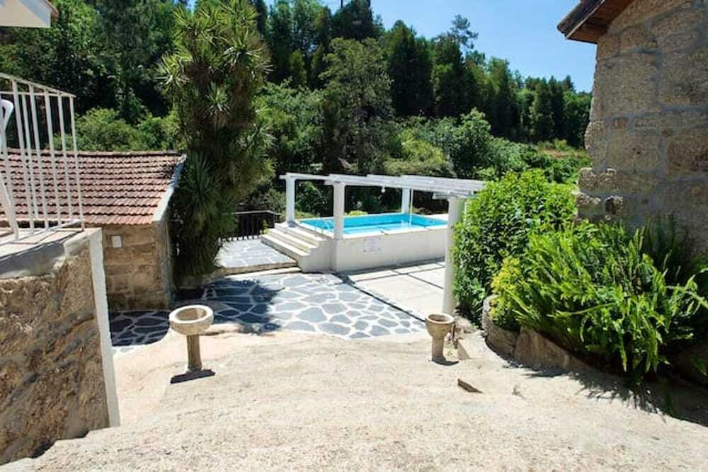Villa With 3 Bedrooms In Parada With Private Pool And Wifi