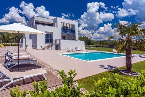 Villa Marijeta Exclusive 5 Star Villa With 50Sqm Private Pool, 6 Bedrooms And Playroom