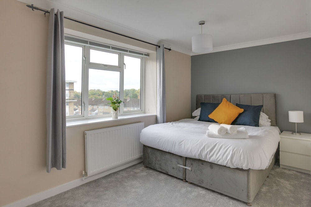 Bookeduk - Bright Flat In Harlow